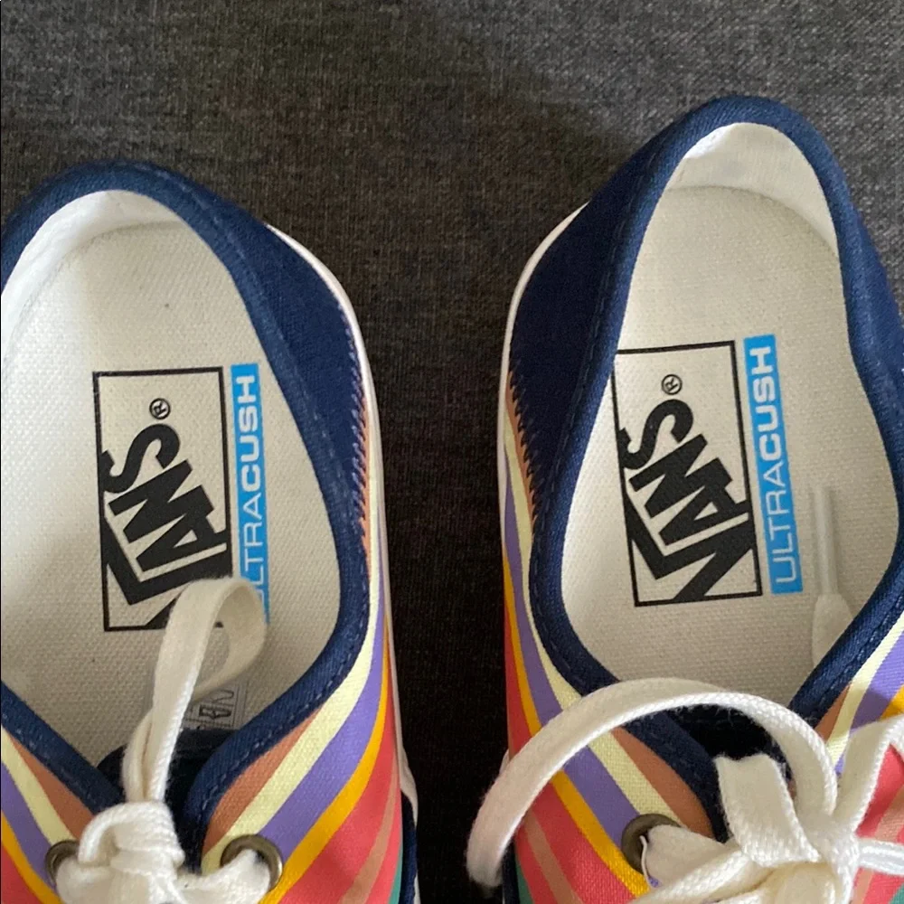 Vans Navy and Rainbow Stripe Sneakers women’s size 7.5 - Picture 4 of 13